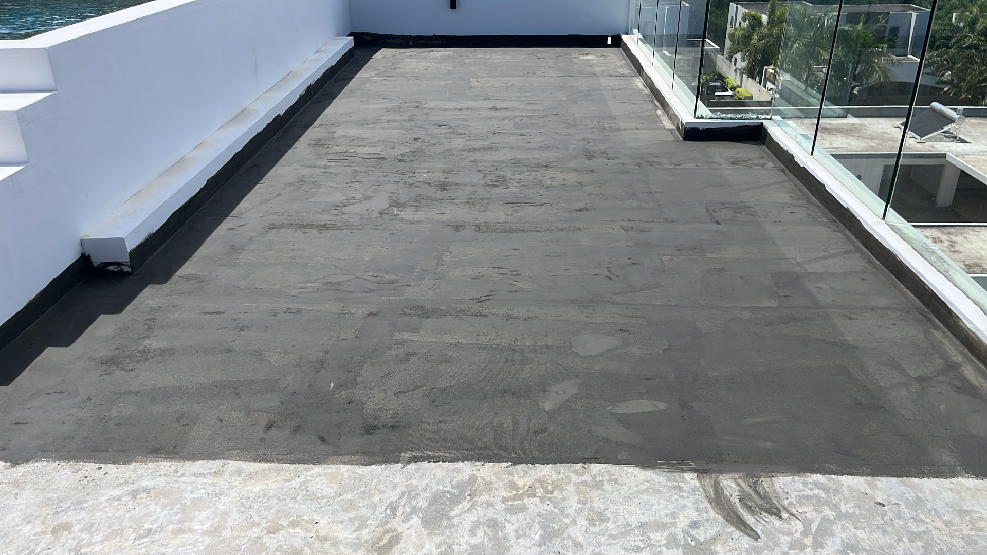 Chape de reprise de pente coulée sur une terrasse avant étanchéité